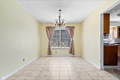 9923 Wellsford Cir, Indianapolis, IN 46236 - photo 4