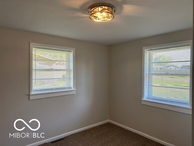 5044 S Vine St, Columbus, IN 47201 - photo 7