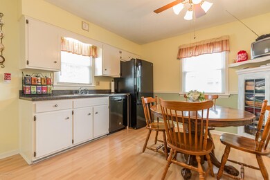 8302 Olive Hill Ct, Louisville, KY 40228 - photo 3