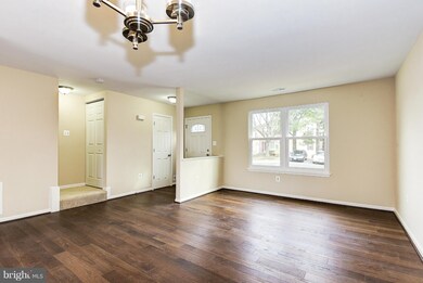 18710 Winding Creek Place, Germantown, MD 20874 - photo 5
