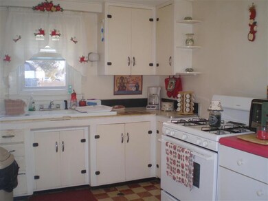 279 Trotting Park Rd, Teaticket, MA 02536 - photo 5