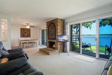 388 Driftwood Ct unit 1A, Azle, TX 76020 - photo 5