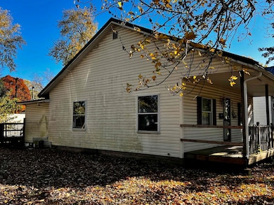 719 S Morgan St, Bluffton, IN 46714 - photo 2