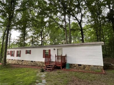 1466 River Run Dr, Asheboro, NC 27205 - photo 2