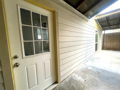 1127 Walling St unit 2, Houston, TX 77009 - photo 2