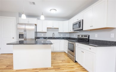 13 Gray Coach Ln unit 1315, Cranston, RI 02921 - photo 2