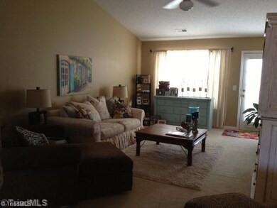 104 Chesapeake Ln, Archdale, NC 27263 - photo 5