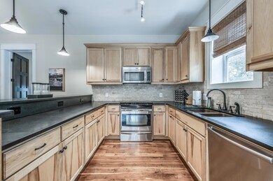 Light and efficient kitchen