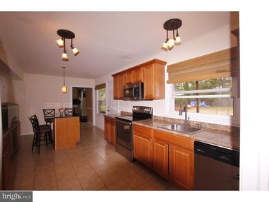 31 Bloomfield Ln, Willingboro, NJ 08046 - photo 4