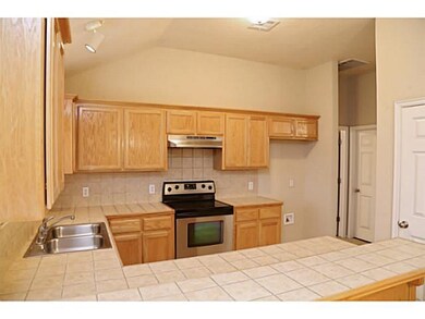 1105 Falco Concolor Dr, Norman, OK 73072 - photo 2