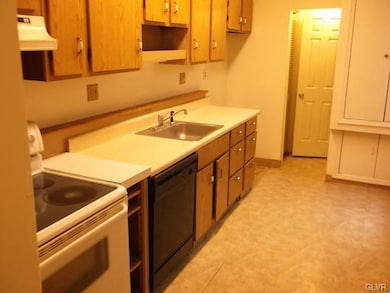 525 N New St, Allentown, PA 18102 - photo 7