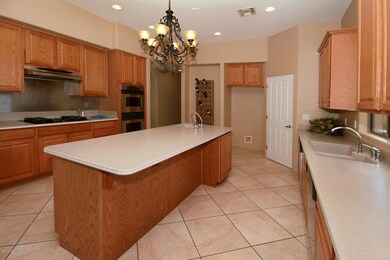 Large Center Island Kitchen #2