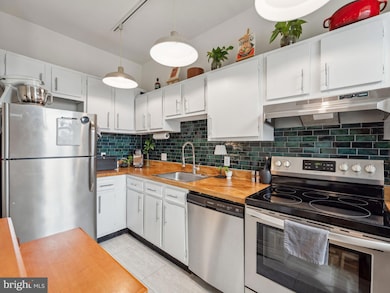 Northbrook Condominium I unit 304S, Washington, DC 20010 - photo 4