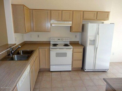06 Kitchen 18363 N Avalon