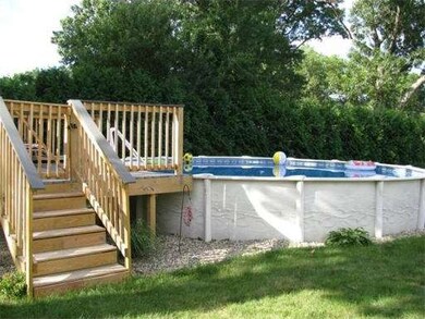 51 Willow St, Chicopee, MA 01020 - photo 3