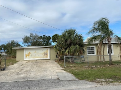 324 E Hibiscus St, Lake Placid, FL 33852 - photo 2