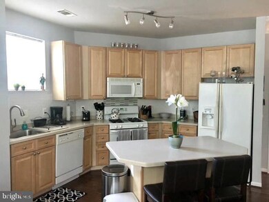 Marquis At Vienna Station unit 11, Vienna, VA 22181 - photo 2