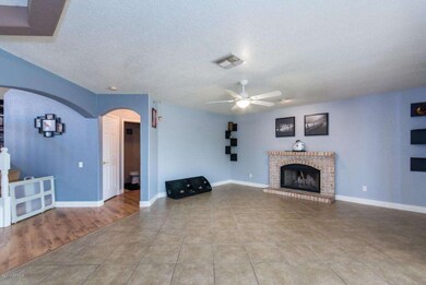 16210-N-1st-Dr-MLS--8