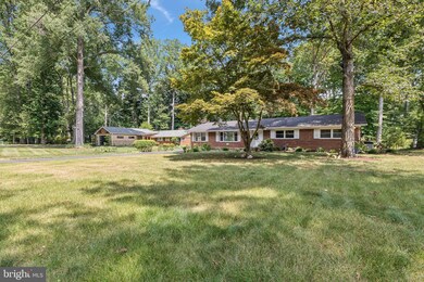 18313 Candice Dr, Triangle, VA 22172 - photo 2