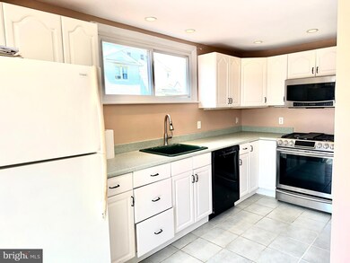 1146 Myrtlewood Ave, Havertown, PA 19083 - photo 5