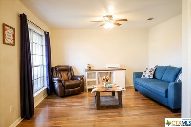 916 Valley Dr, Copperas Cove, TX 76522 - photo 6