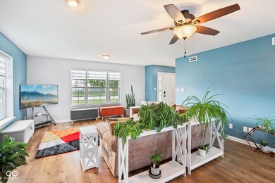 737 West St, Whiteland, IN 46184 - photo 6