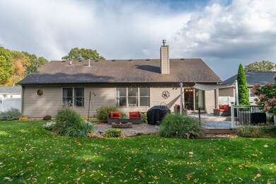 4313 Garden Oak Dr, South Bend, IN 46628 - photo 2