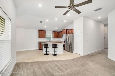 living room/kitchen