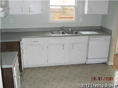 7211 Applegate Ln, Louisville, KY 40228 - photo 2