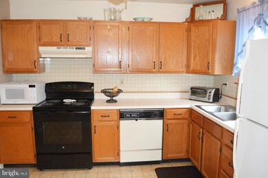 10 Glenmont Ave, Glen Burnie, MD 21061 - photo 2