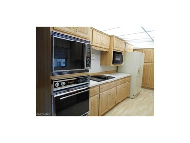 YOU WILL LOVE THIS KITCHEN..LOVE TO ENTERTAIN BUT 