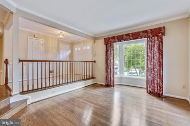 10754 Brewer House Rd, Rockville, MD 20852 - photo 5