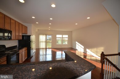 22926 Chinkapin Oak Terrace, Sterling, VA 20166 - photo 6