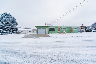 1804 Glen St NE, East Wenatchee, WA 98802 - photo 2