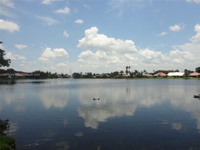 1501 E Oak Knoll Cir, Davie, FL 33324 - photo 2