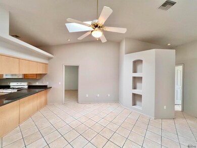 10677 E 35th St unit II, Yuma, AZ 85365 - photo 4