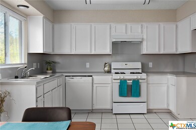 2204 Lancaster St, San Marcos, TX 78666 - photo 7