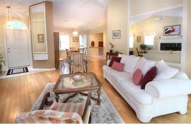 7 Arborwood Dr, Burlington, MA 01803 - photo 5