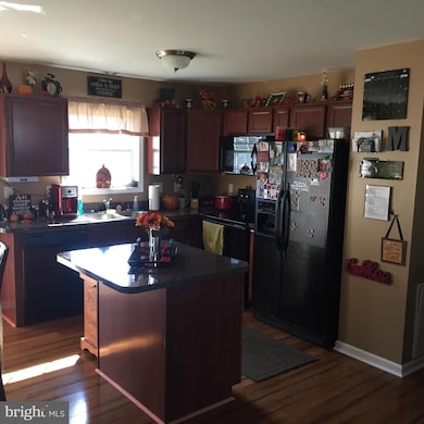 166 Freight Car Cir, Bunker Hill, WV 25413 - photo 2