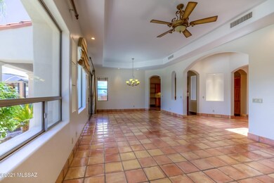 26 Living Room photo c