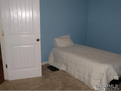 72 Hampton Rd, Leicester, NC 28748 - photo 6