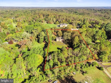 9200 Falls Run Rd, McLean, VA 22102 - photo 2