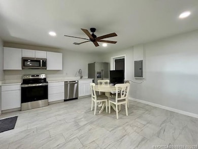 813 SE 13th St, Stuart, FL 34994 - photo 3