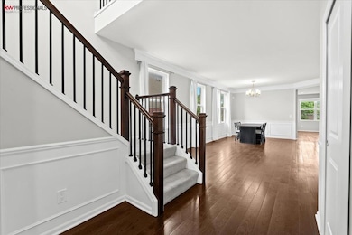 06-945 Reef Dr entry