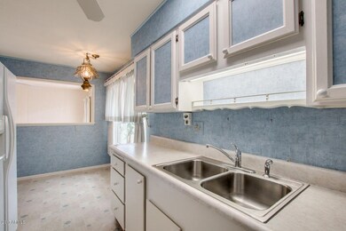 17206 N 105th Ave, Sun City, AZ 85373 - photo 4