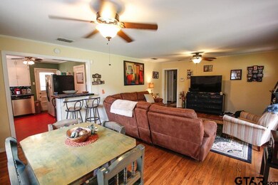 422 422 E 6th St, Tyler, TX 75701 - photo 5