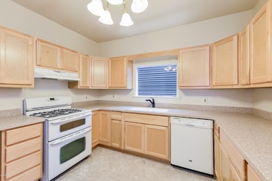 013-photo-kitchen-6065944