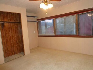 810 N Woodland Dr, Mandan, ND 58554 - photo 6