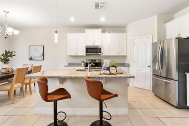 Kitchen - Breakfast Bar (Alternate Angle)