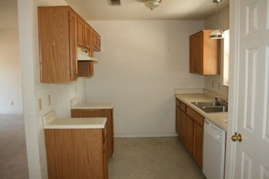 811 Little Elm Loop, Temple, TX 76501 - photo 2